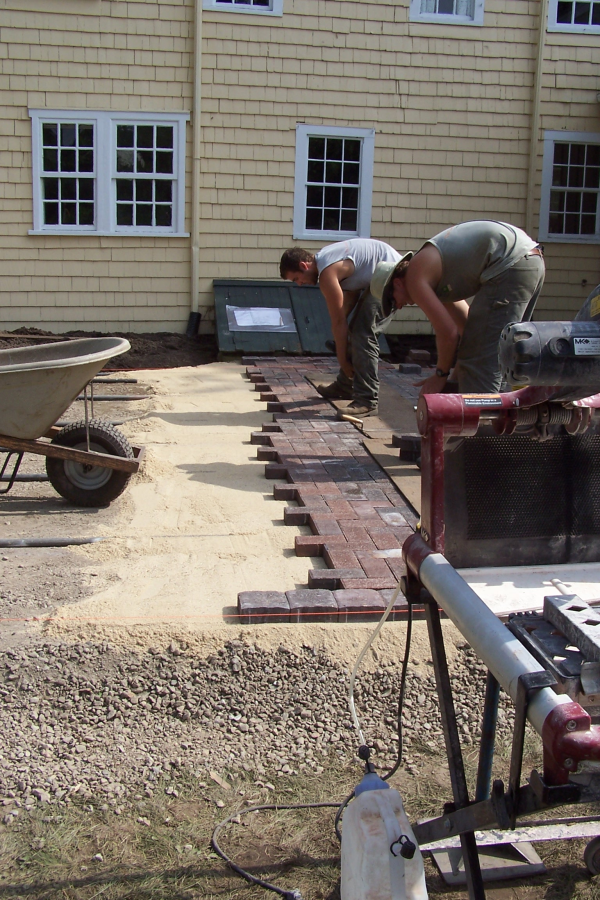 8-18-11_laying_pavers_-_dwight_derby_house_(7)-resized-600