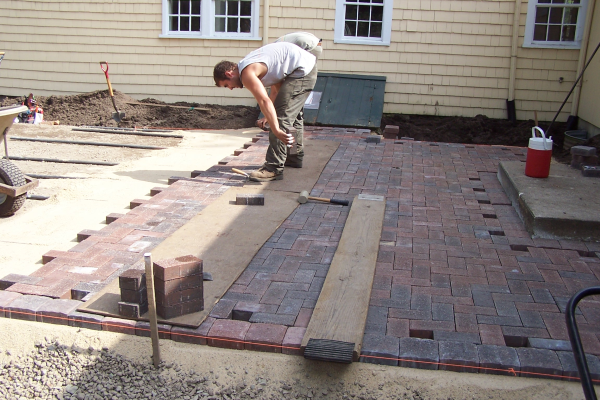 8-18-11_laying_pavers_-_dwight_derby_house_(8)-resized-600