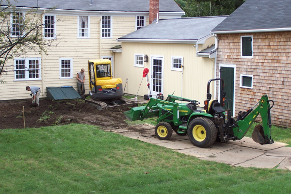 8-16-11_patio_instal_-_dwight_derby_house_(16)-resized-600